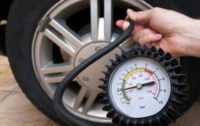 车辆在使用中不可避免的会遇到一些小问题我们必须学会如何开云 开云体育平台维修汽车(图2)