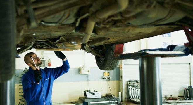 车辆在使用中不可避免的会遇到一些小问题我们必须学会如何开云 开云体育平台维修汽车(图8)