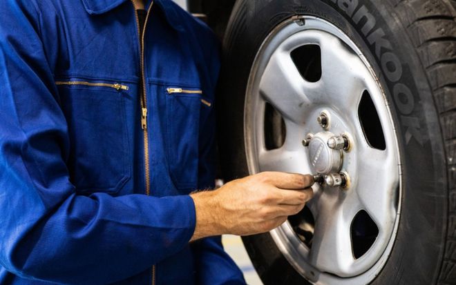 车辆在使用中不可避免的会遇到一些小问题我们必须学会如何开云 开云体育平台维修汽车(图5)