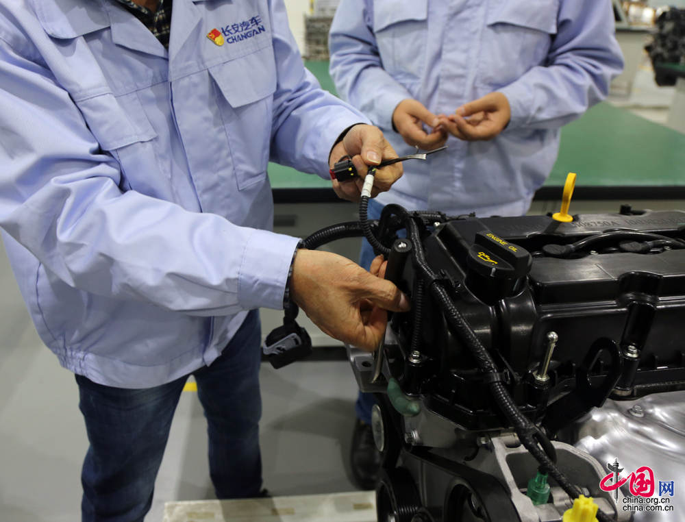 开云体育 开云官网【NO044】中国梦·大国工匠篇——张永忠:从木工岗位走出来的汽修“老中医”(图8) 开云体育 开云官网【NO044】中国梦·大国工匠篇——张永忠:从木工岗位走出来的汽修“老中医”(图8)