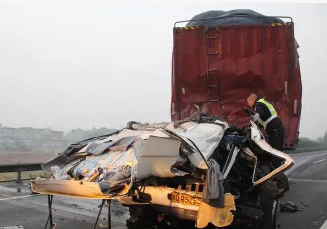 开云 开云体育官网为什么汽车一旦出事故就不保值？需要大修后续无法保障安全(图5)