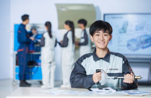 开云APP 开云官网入口重庆万通：学汽修要多久？学汽修费用是多少？(图2)