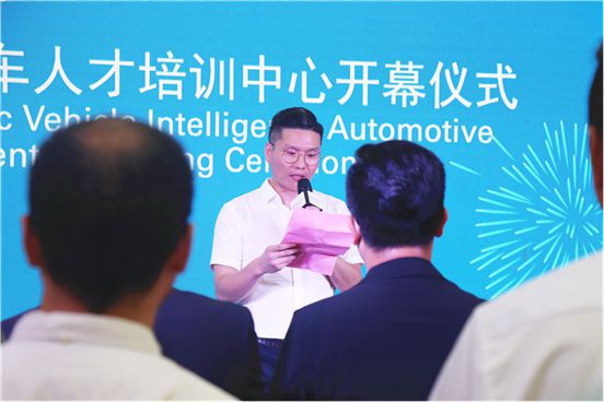 开云体育 开云官网学新能源汽车维修技术原来上海博世汽修学校实力这么强！(图4)